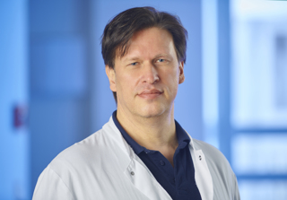 Dr. med. Werner Hettwer MSc PhD ist seit Anfang Februar alleiniger Chefarzt der Abteilung Orthopädische Chirurgie am Borromäus Hospital Leer.