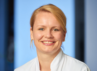 Dr. med. Yvonne Rauhut, Oberärztin in der Abteilung für Allgemein- und Viszeralchirurgie und Koordinatorin des Darmzentrums Borromäus Hospital Leer erläutert, welchen Stellenwert Ernährung für Krebspatienten hat.