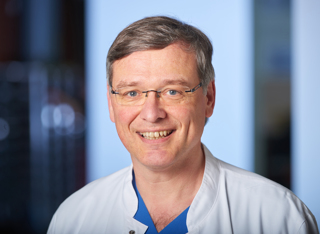 Im Januar wurde Dr. Ernst Wiemer zum Leitenden Oberarzt der Abteilung Unfall- und Wiederherstellungschirurgie im Borromäus Hospital Leer ernannt.