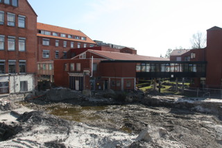 Das alte Küchengebäude an der Westseite des Borromäus Hospitals Leer wurde vollständig abgerissen. Das alte Küchengebäude an der Westseite des Borromäus Hospitals Leer wurde vollständig abgerissen.