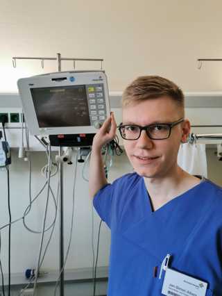 Spendete im Herbst Stammzellen: Jan-Simon Albers arbeitet auf der Intensivstation des Borromäus Hospitals Leer. Spendete im Herbst Stammzellen: Jan-Simon Albers arbeitet auf der Intensivstation des Borromäus Hospitals Leer.